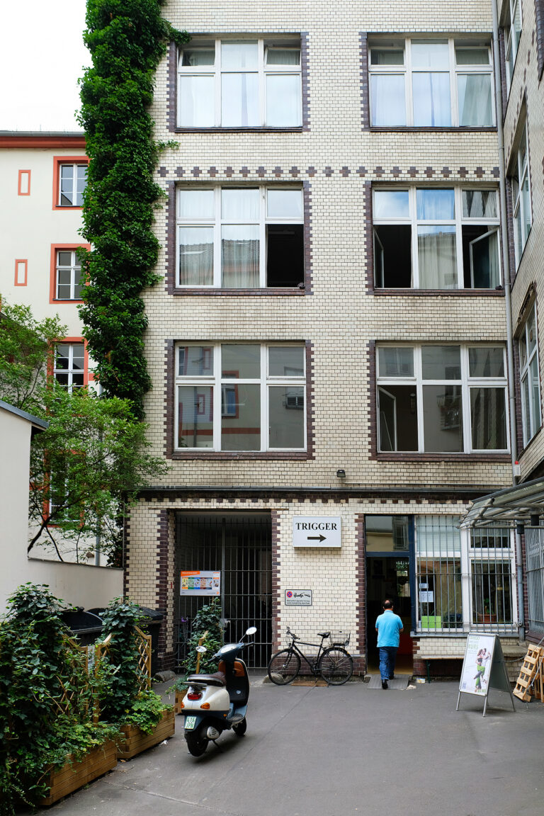 Volker Frenzel - Volker-Frenzel_Backyards-of-Berlin_09